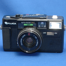 フジカオート7デート「全自動フジカ」 (FUJICA AUTO-7 DATE) | Camera 